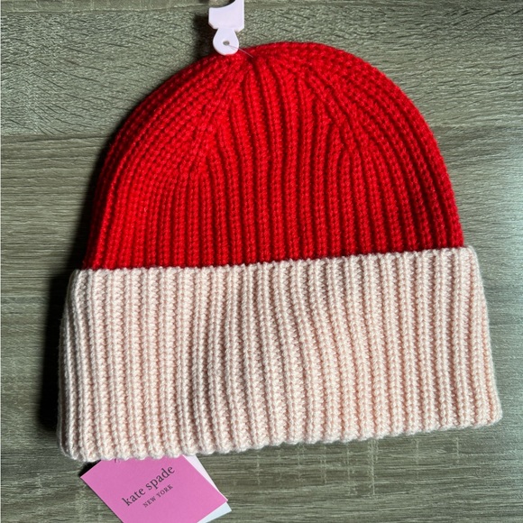 Kate Spade Reversible winter hat - Picture 2 of 4